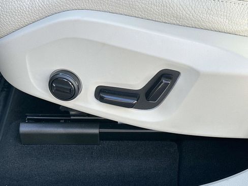 Certified 2025 Volvo XC60 T8 Plus w/ Climate Package image 18