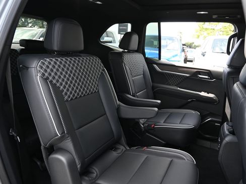 New 2026 GMC Acadia Denali w/ Super Cruise Package FWD image 25