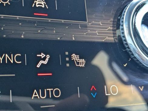 Used 2024 GMC Acadia Denali w/ Super Cruise Package image 25