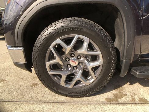 Certified 2022 GMC Sierra 1500 SLT w/ SLT Premium Plus Package image 18