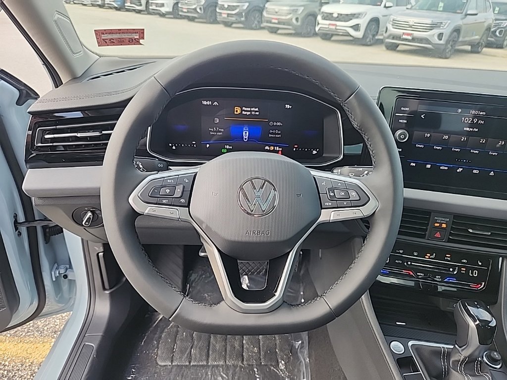 New 2026 Volkswagen Jetta SE FWD image 12