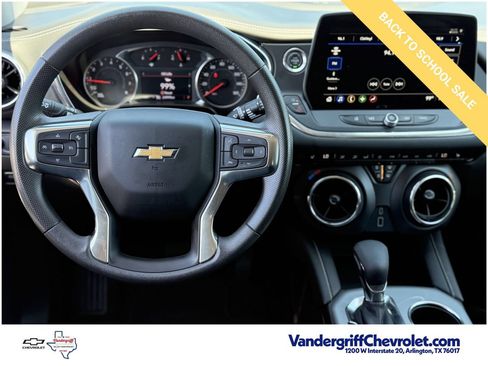Certified 2025 Chevrolet Blazer LT FWD image 11