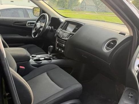 Used 2017 Nissan Pathfinder SV w/ Trailer Tow Package AWD/4WD image 6