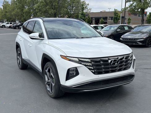 Certified 2023 Hyundai Tucson Limited AWD/4WD image 4
