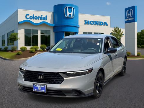 Used 2025 Honda Accord SE image 1