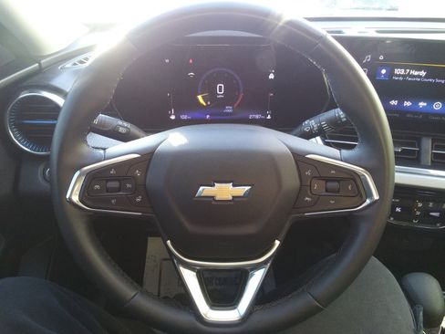 Used 2024 Chevrolet Trax LT w/ Driver Confidence Package image 12