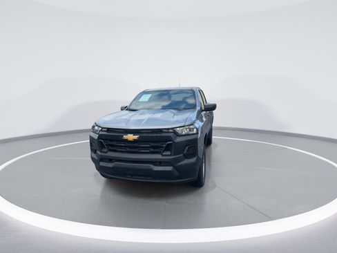 Used 2023 Chevrolet Colorado W/T image 3