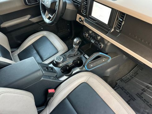 Used 2023 Ford Bronco Wildtrak image 13
