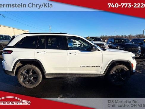 Used 2022 Jeep Grand Cherokee Altitude image 29
