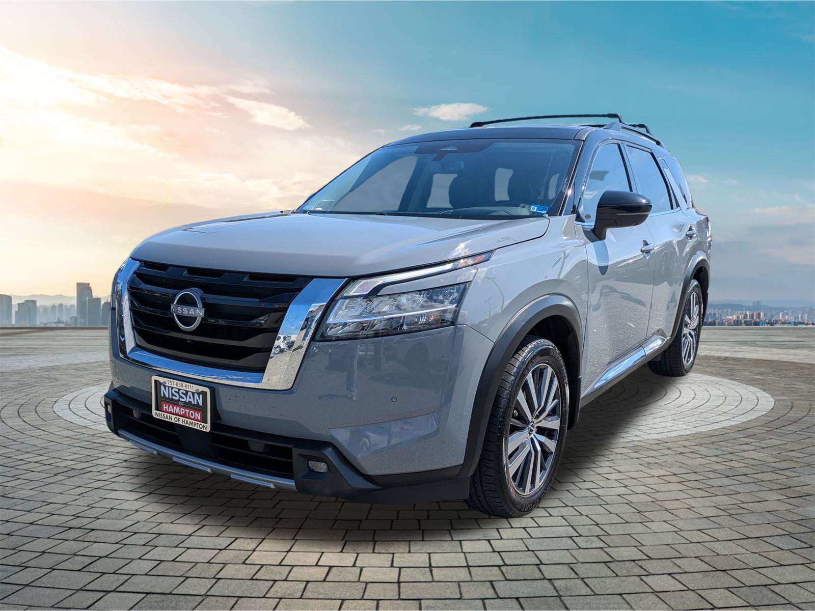 Used 2022 Nissan Pathfinder Platinum w/ Cargo Package FWD image 9