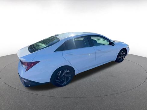 Used 2025 Hyundai Elantra Limited image 14