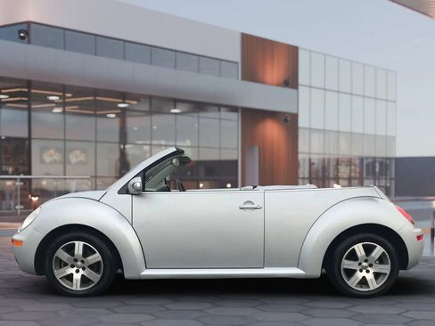 Used 2006 Volkswagen Beetle Convertible w/ Package 1 image 10