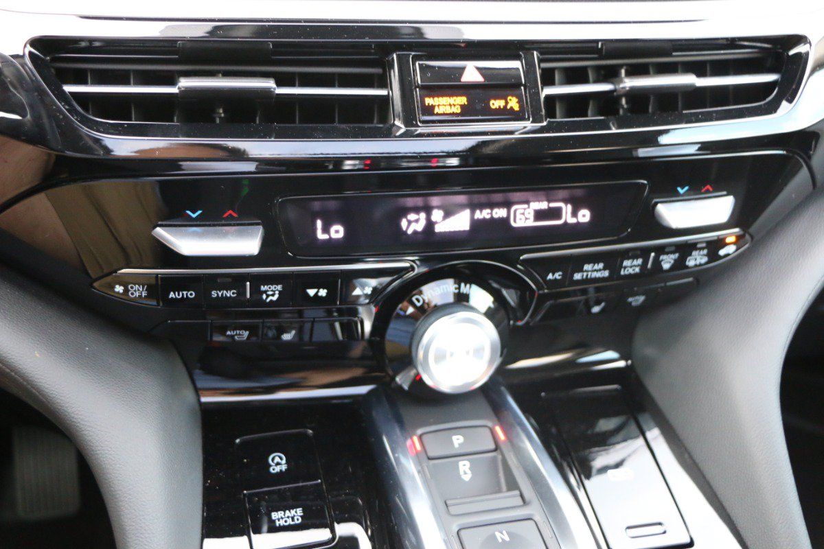 Used 2025 Acura MDX SH-AWD image 24