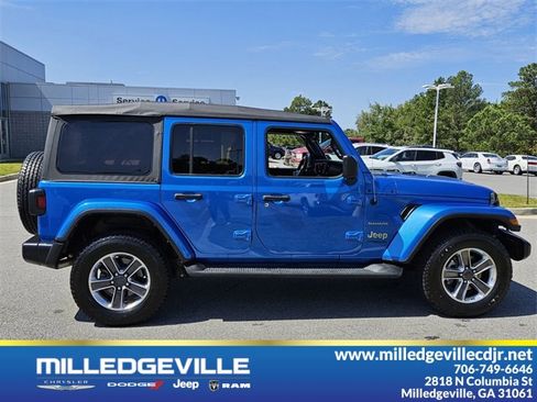 Used 2022 Jeep Wrangler Unlimited Sahara w/ Cold Weather Group image 15