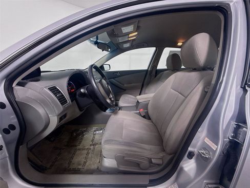 Used 2012 Nissan Altima 2.5 S image 2