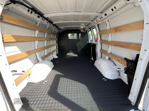 Used 2024 Chevrolet Express 2500 w/ Driver Convenience Package image 21