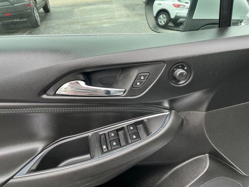 Used 2018 Chevrolet Cruze Premier FWD image 28