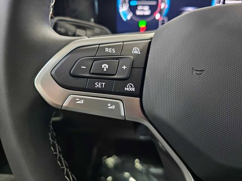 New 2025 Volkswagen Tiguan SE image 26