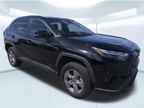 Used 2022 Toyota RAV4 XLE image 6