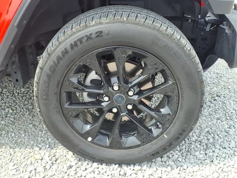 Used 2025 Jeep Wrangler Unlimited Sahara AWD/4WD image 15