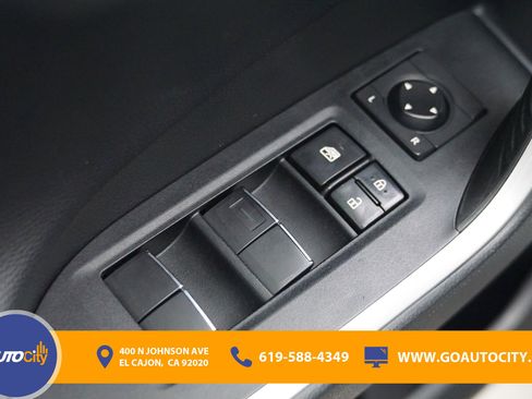 Used 2021 Toyota RAV4 Limited image 17