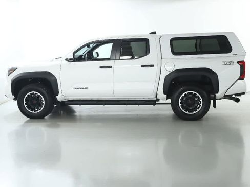 Used 2024 Toyota Tacoma TRD Off-Road image 37