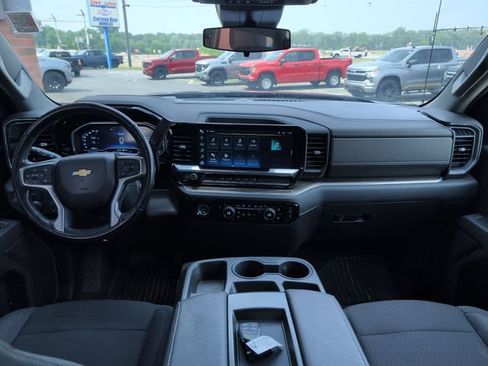 Used 2022 Chevrolet Silverado 1500 LT AWD/4WD image 14