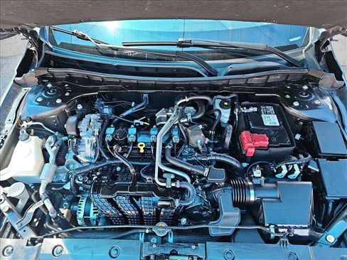 Used 2024 Nissan Altima 2.5 SV FWD image 22