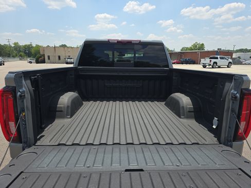 Used 2024 GMC Sierra 1500 Denali AWD/4WD image 12