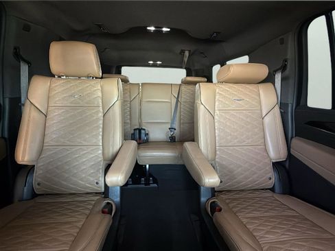 Used 2024 Cadillac Escalade ESV Sport w/ LPO, ONYX Package image 26