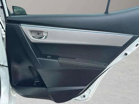 Used 2014 Toyota Corolla LE image 22