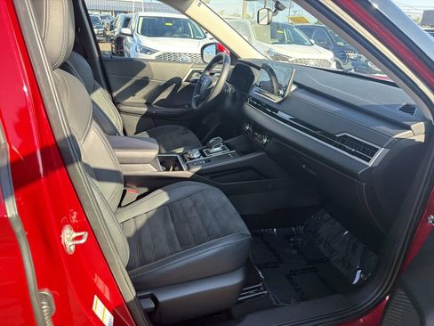 Used 2023 Mitsubishi Outlander SE AWD/4WD image 16