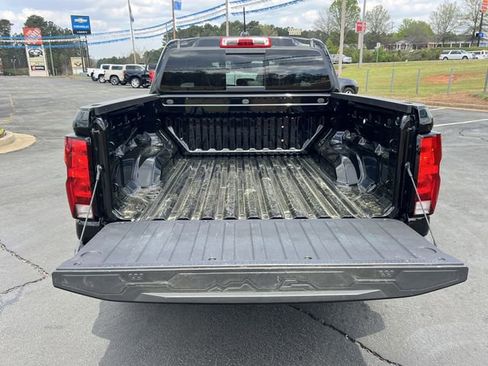 Used 2025 Chevrolet Colorado W/T image 12