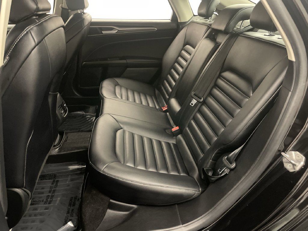 Used 2020 Ford Fusion SEL FWD image 18