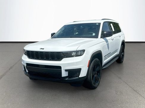 Used 2023 Jeep Grand Cherokee L Laredo RWD image 3