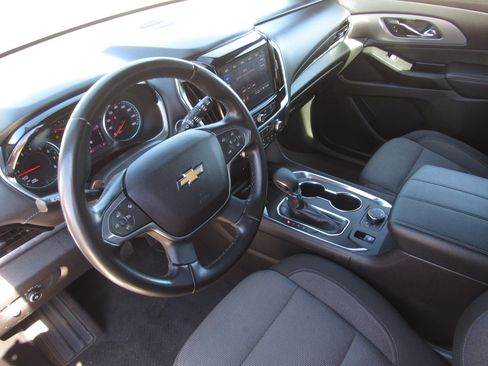 Used 2023 Chevrolet Traverse LT AWD/4WD image 16