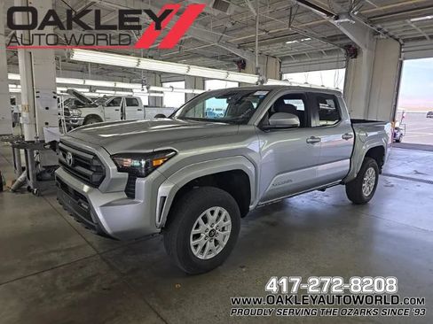 Used 2024 Toyota Tacoma SR5 AWD/4WD image 1