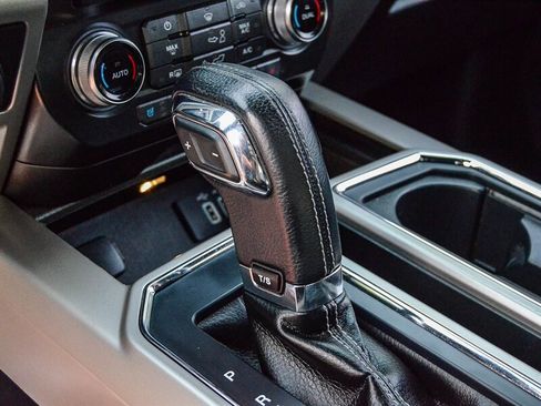 Used 2016 Ford F150 Lariat w/ Equipment Group 502A Luxury image 28