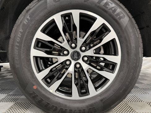 Used 2025 Ford Expedition Max Platinum image 44