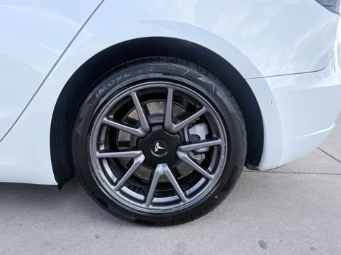 Used 2020 Tesla Model 3 Long Range image 17