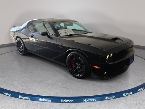 Used 2018 Dodge Challenger T/A image 3