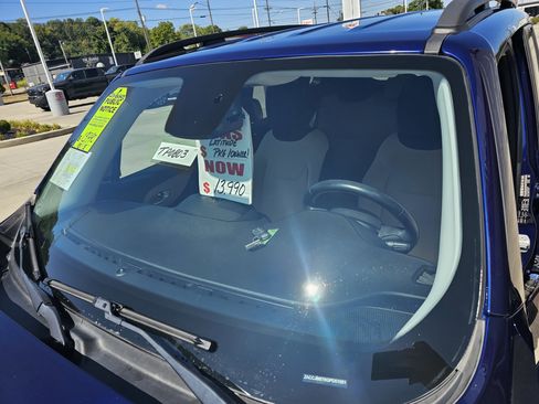 Used 2016 Jeep Renegade Latitude w/ Popular Equipment Group image 28