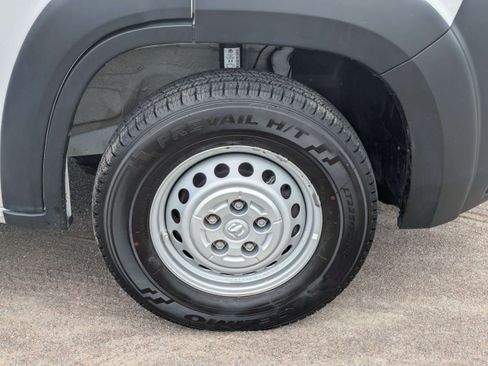 Used 2025 RAM ProMaster 2500 w/ Convenience Group FWD image 10