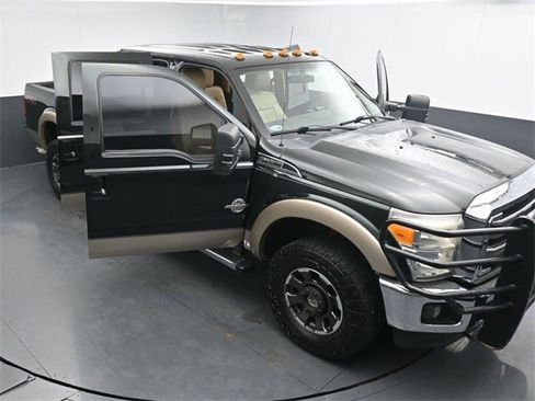 Used 2012 Ford F250 Lariat w/ Chrome Pkg image 32