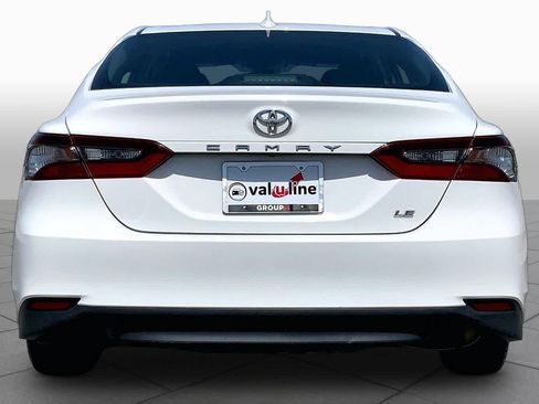 Used 2021 Toyota Camry LE FWD image 5