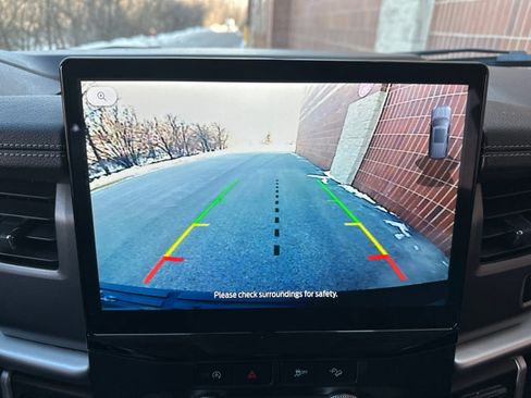 Used 2023 Ford Expedition Max XLT image 17