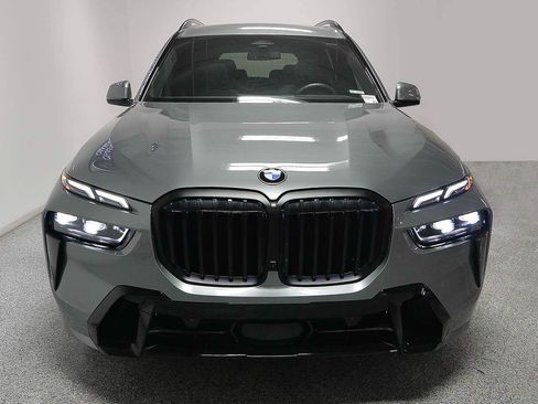 Certified 2026 BMW X7 xDrive40i w/ M Sport Package AWD/4WD image 2