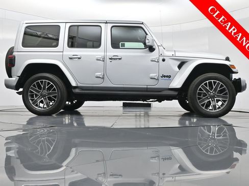 Used 2022 Jeep Wrangler Unlimited Sahara image 51