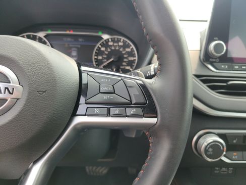 Used 2020 Nissan Altima 2.5 SR w/ Premium Package FWD image 23