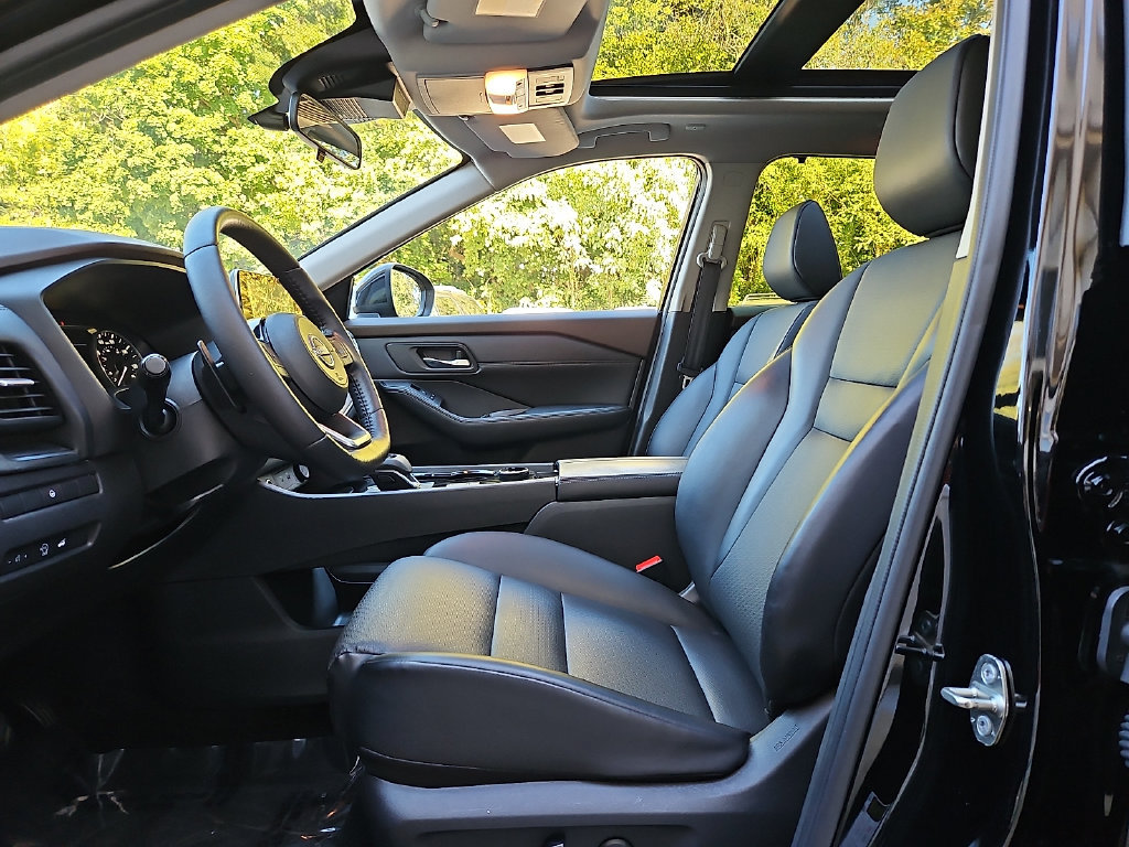 Used 2023 Nissan Rogue SV w/ SV Premium B Package AWD/4WD image 15